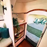 Botel Sirius - Boat House *
