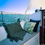 Botel Sirius - Boat House