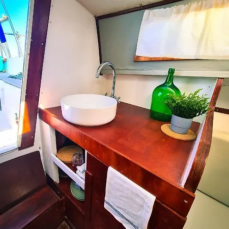 Sirius - Boat House Bateau-hôtel Olhão