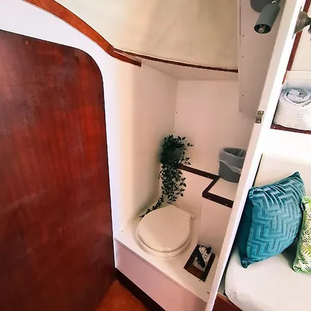 Botel Sirius - Boat House