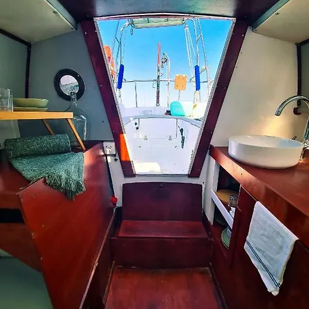 Botel Sirius - Boat House